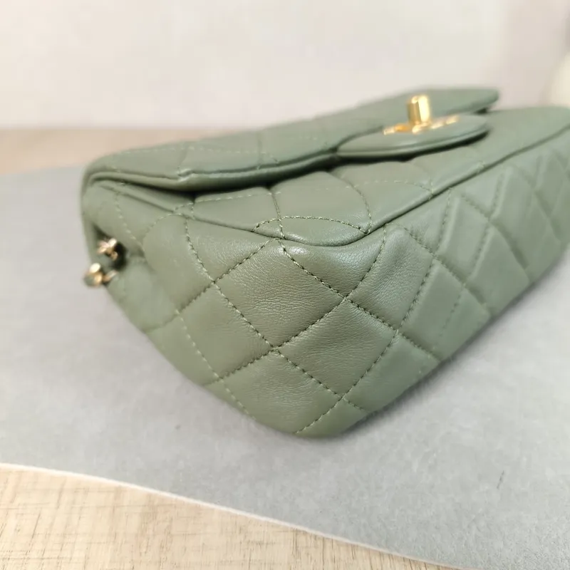 Chanel Crossbody Bag mini Green Lambskin One Size 20 × 6 × 12 cm — detail view 4 of 11