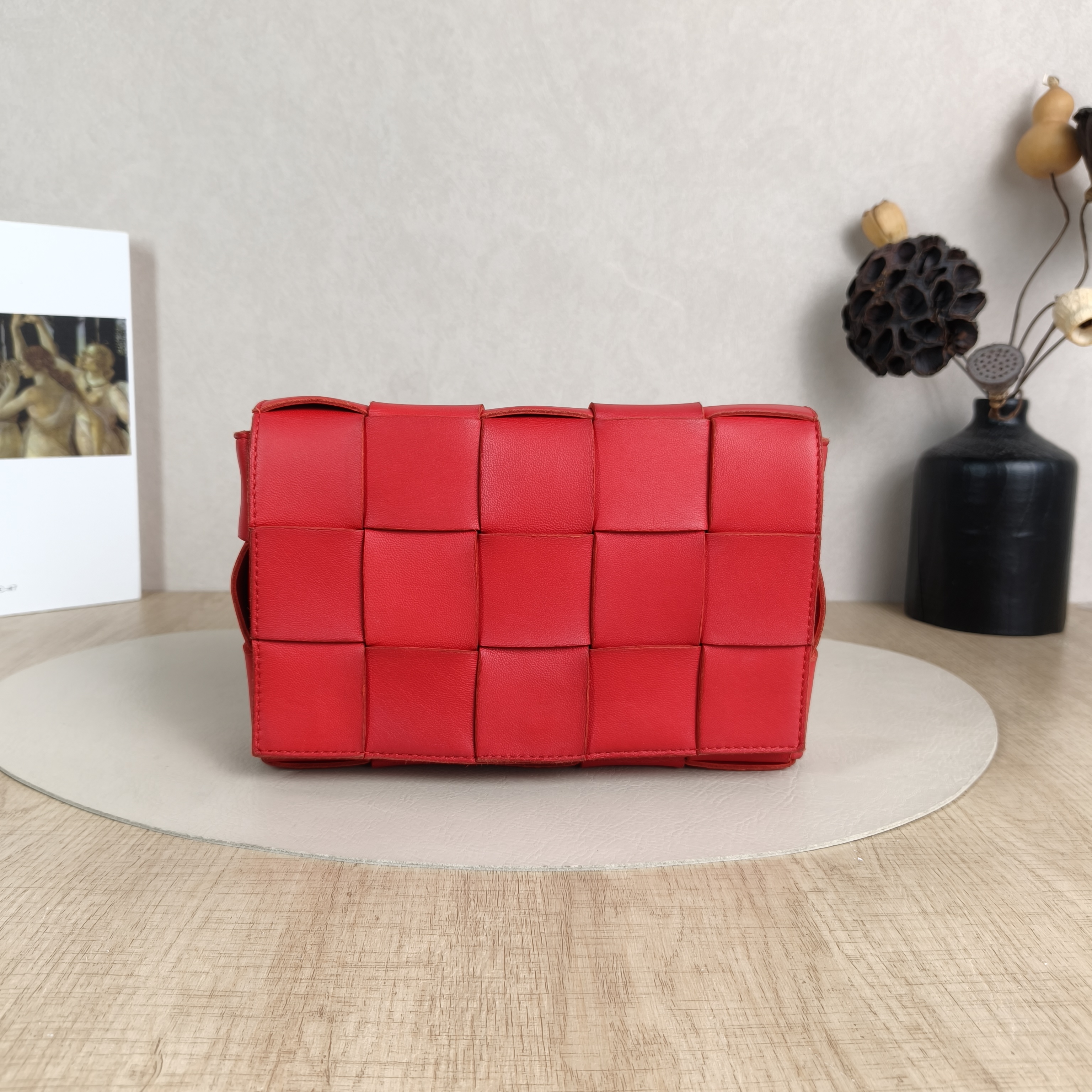 Bottega Veneta Crossbody Bag Cassette Woven Red Lambskin One Size23 × 4.5 × 14 cm