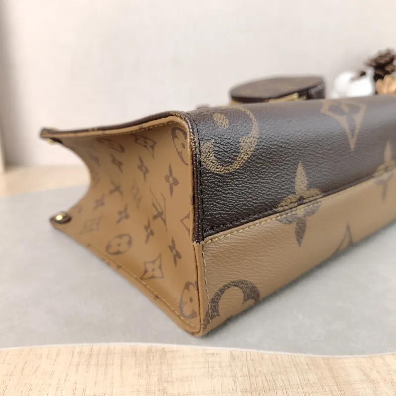 Louis Vuitton Shoulder Bag Onthego Monogram PVC Small 25 × 11.5 × 19 cm — detail view 14 of 14