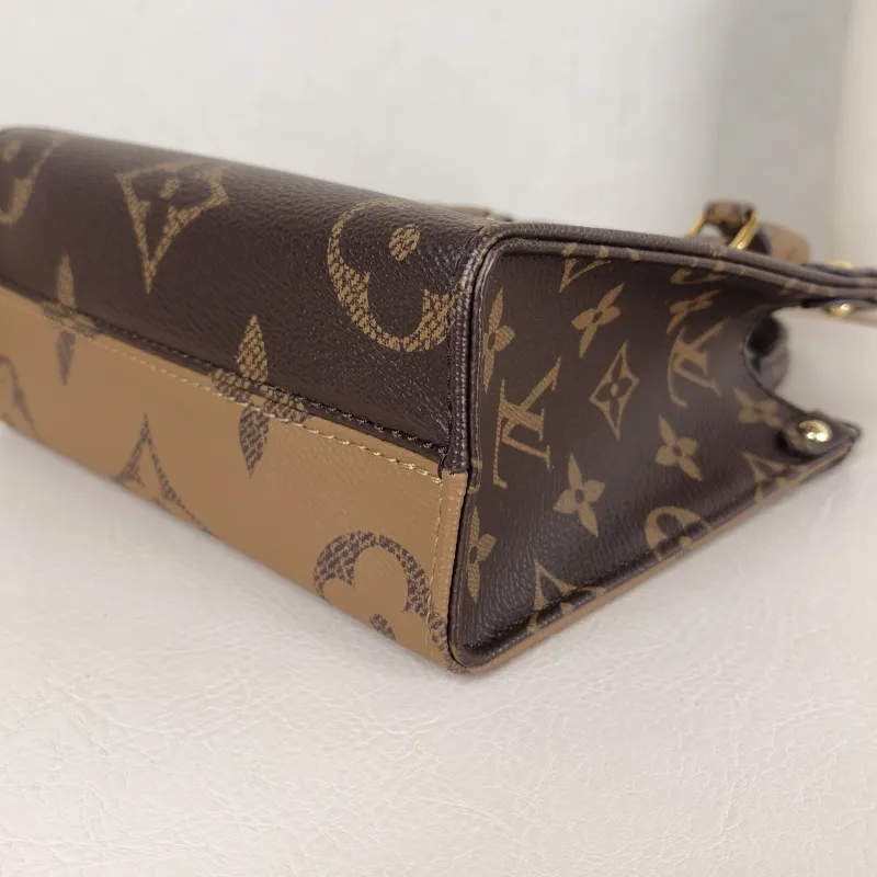 Louis Vuitton Crossbody Bag Onthego BB Monogram PVCBB18 × 8.5 × 15 cm — detail view 3 of 10