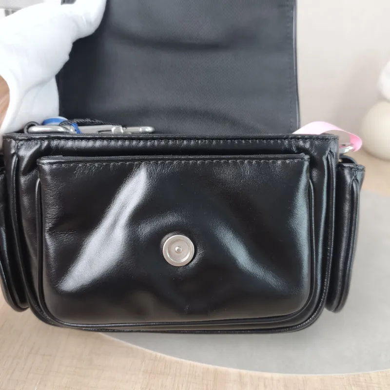 Louis Vuitton Crossbody Bag CARGO Camera Bag Black Calfskinmini23 × 10 × 14 cm — detail view 3 of 13