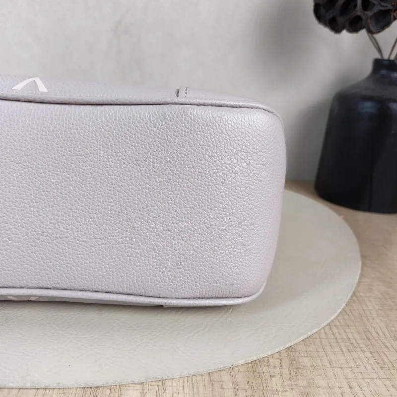 Louis Vuitton Crossbody Bag Boulogne Grey Empreinte Embossed Calfskin Small 26 × 9.5 × 16 cm — detail view 8 of 11