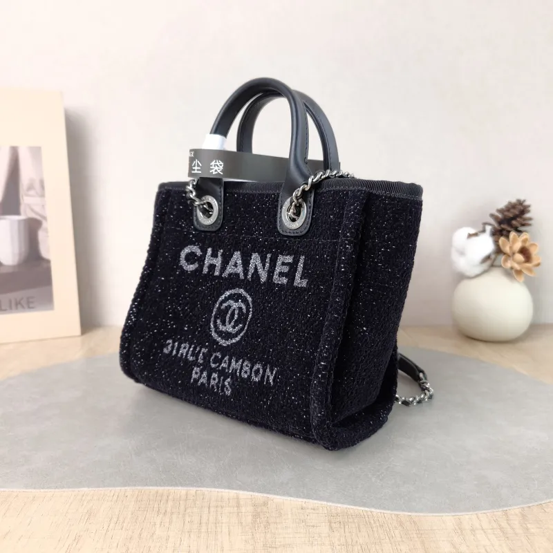 Chanel Shoulder Bag Black Mini 19 × 11 × 16 cm — cover view 2 of 6