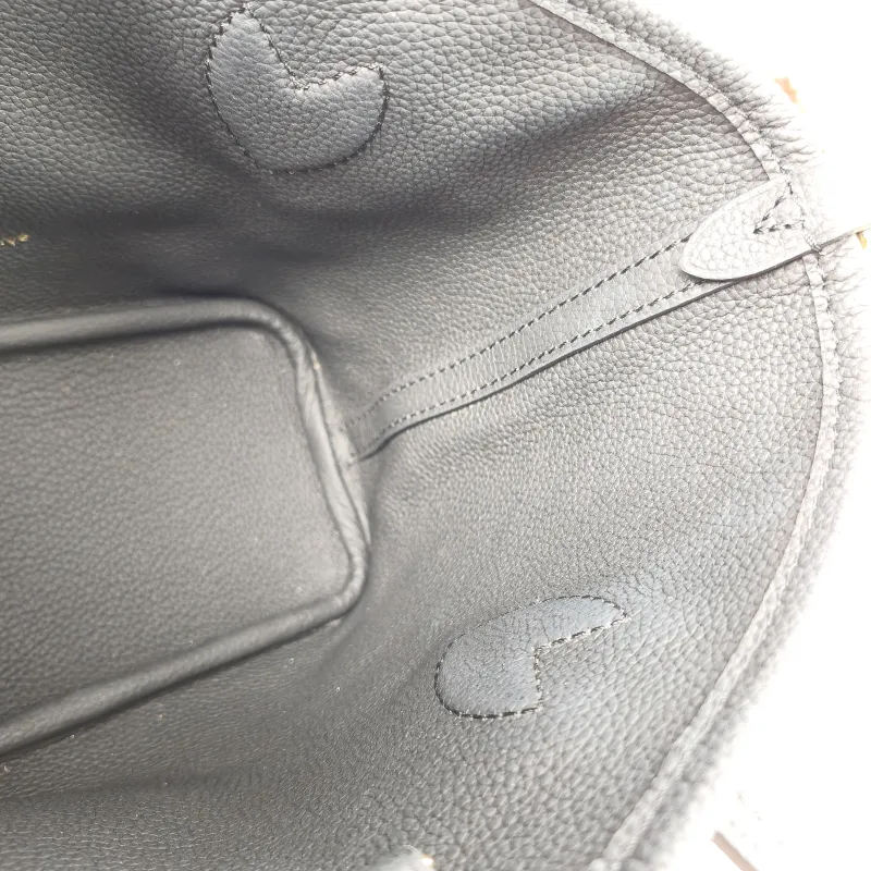 Louis Vuitton Crossbody Bag NEVERFULL INSIDE OUT BB Black PVC · Calfskin BB26.5 × 11 × 16.5 cm — detail view 13 of 17