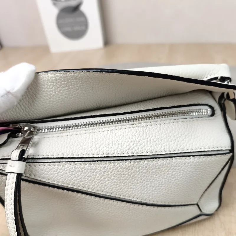 LOEWE Crossbody Bag Puzzle White Calfskin Mini 18 × 8 × 12.5 cm — detail view 6 of 13
