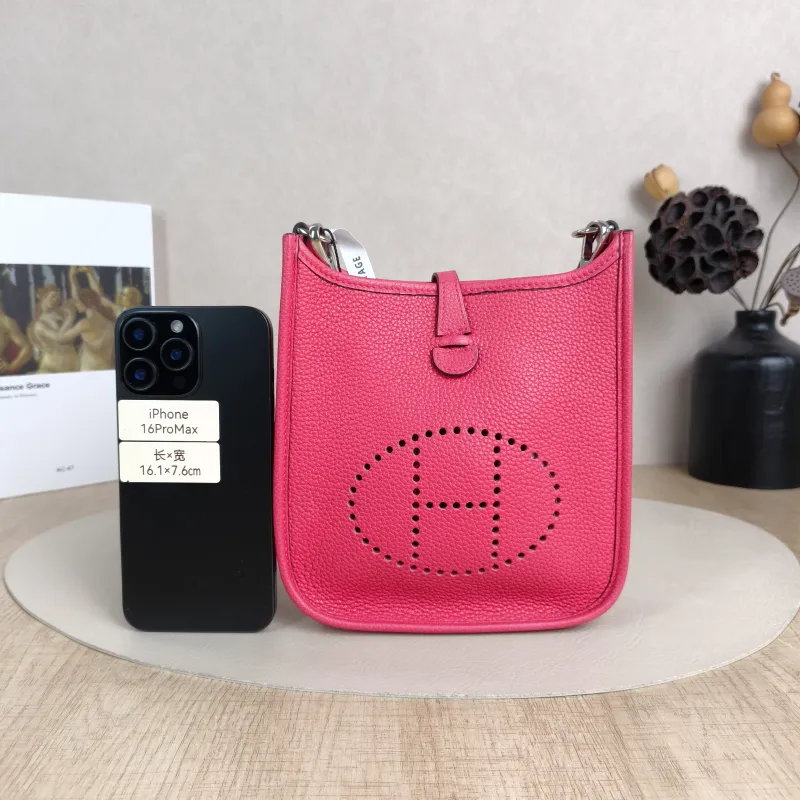 Hermès Crossbody Bag Evelyne Mini 16 Mini 16OD Rose Mexico Taurillon Clemence TC Calfskinmini17 × 5.5 × 18 cm — cover view 3 of 5