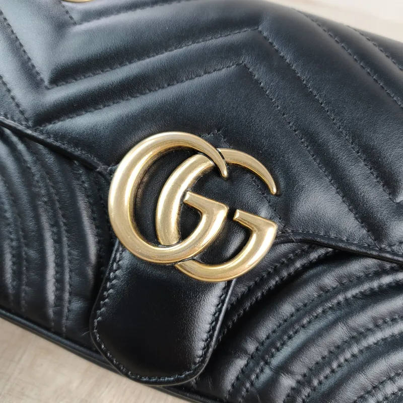 GUCCI Crossbody Bag GG Marmont Small Marmont 22 Black CC alfskin Small 22 × 6 × 13 cm — detail view 4 of 11