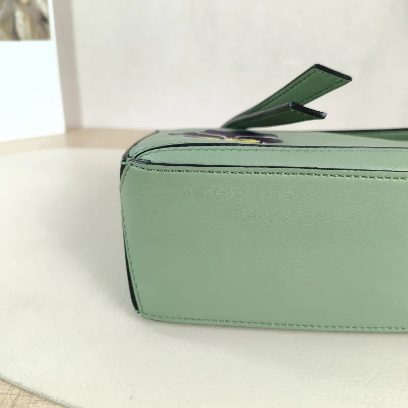 LOEWE Crossbody Bag Puzzle Green Calfskin Mini 18 × 8 × 12.5 cm — detail view 2 of 12