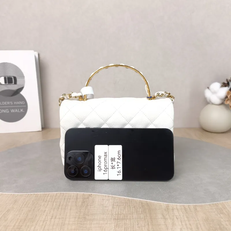 Chanel Crossbody Bag White Calfskin One Size18 × 7 × 11.5 cm — cover view 2 of 5