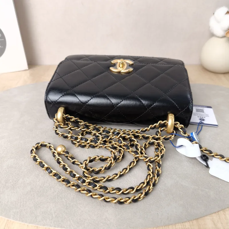 Chanel Crossbody Bag Black Calfskin Small19 × 8 × 12 cm — detail view 10 of 11