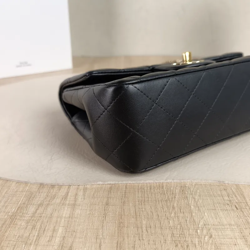 Chanel Crossbody Bag cf mini Black Lambskin mini20 × 6 × 12 cm Conditioned — detail view 1 of 13
