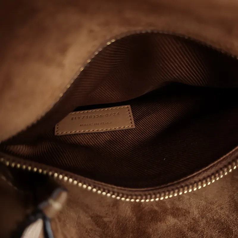 SAINT LAURENT Crossbody Bag Niki Besace Messenger Bag Caramel Calfskin Small 21.5 × 9.5 × 16 cm — detail view 4 of 12