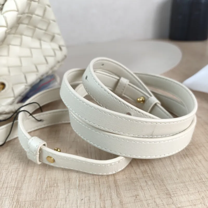 Bottega Veneta Crossbody Bag Parachute White Lambskin Small 20 × 17 × 16.5 cm — detail view 6 of 10