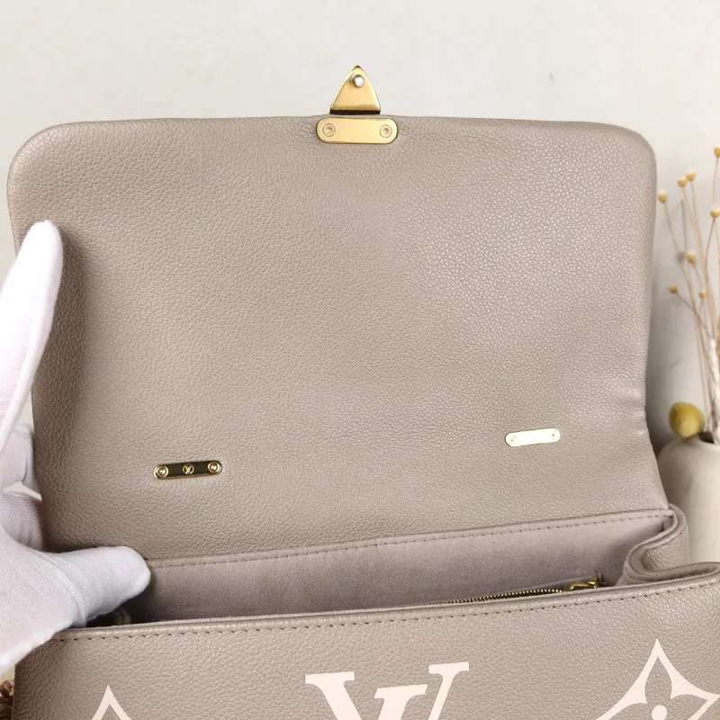 Louis Vuitton Crossbody Bag MADELEINE Empreinte Embossed Calfskin Medium30 × 11 × 19.5 cm — detail view 13 of 14