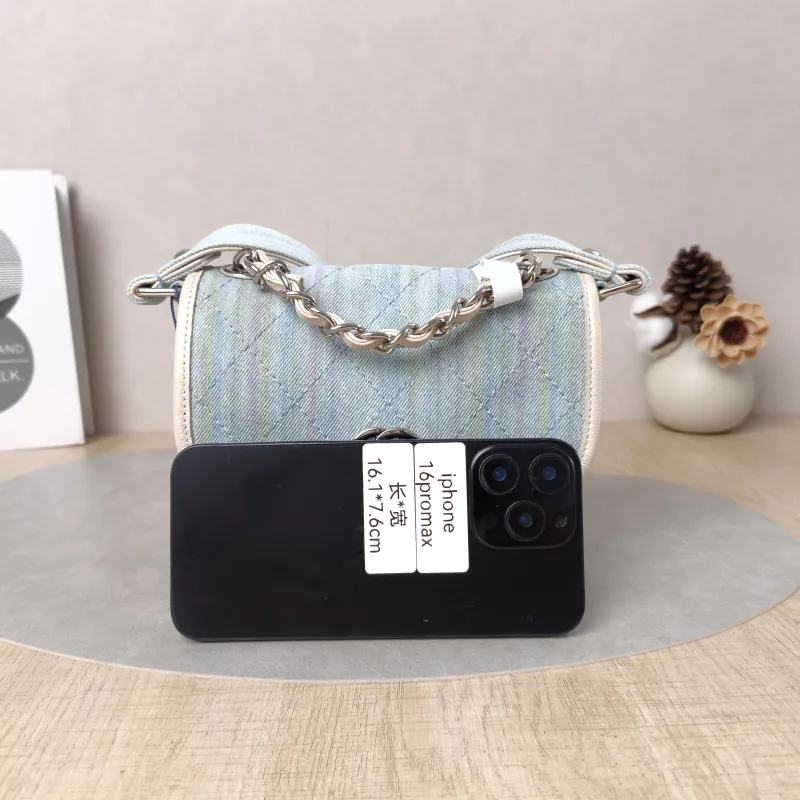 Chanel Crossbody Bag Crossbody Bag One Size17 × 6 × 14 cm — cover view 5 of 5