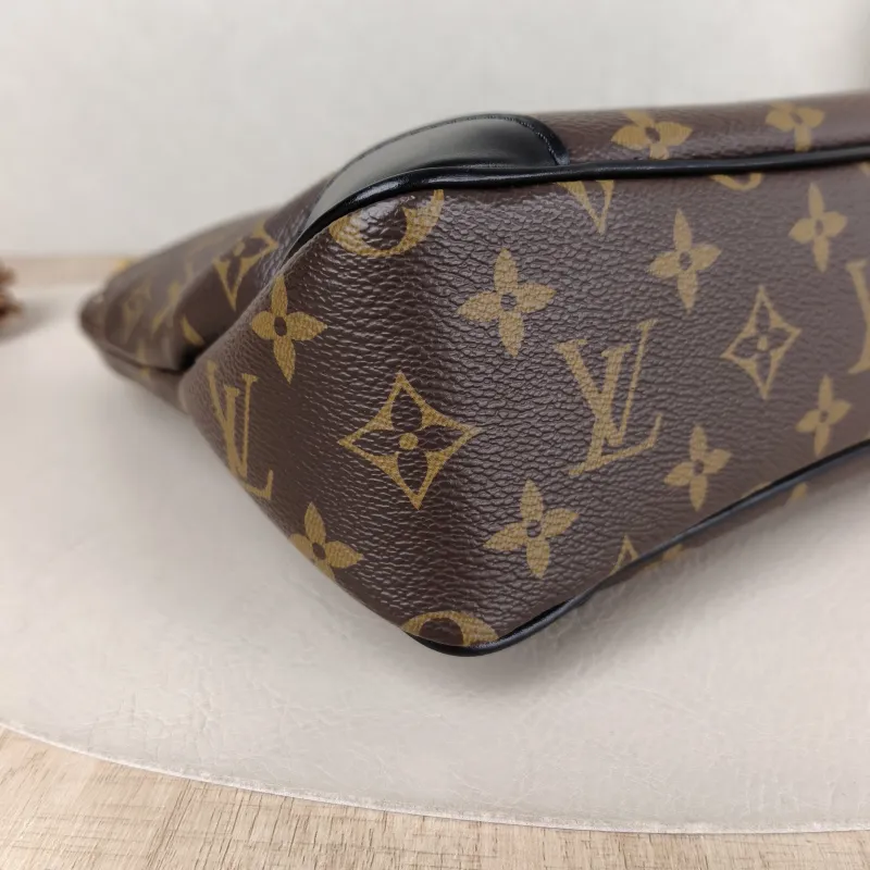 Louis Vuitton Crossbody Bag ODEON Monogram PVC Small 24 × 8 × 22 cm — detail view 2 of 12