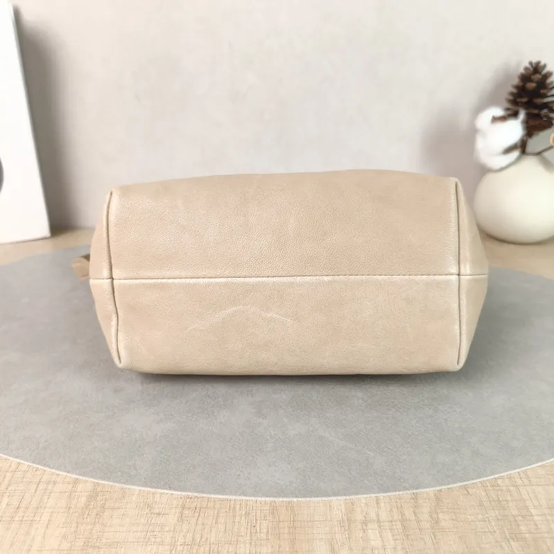 Miumiu Top Handle Bag Spirit Vanity Case Bag Cosmetic Bag Lambskin One Size18.5 × 10 × 14 cm — cover view 4 of 5