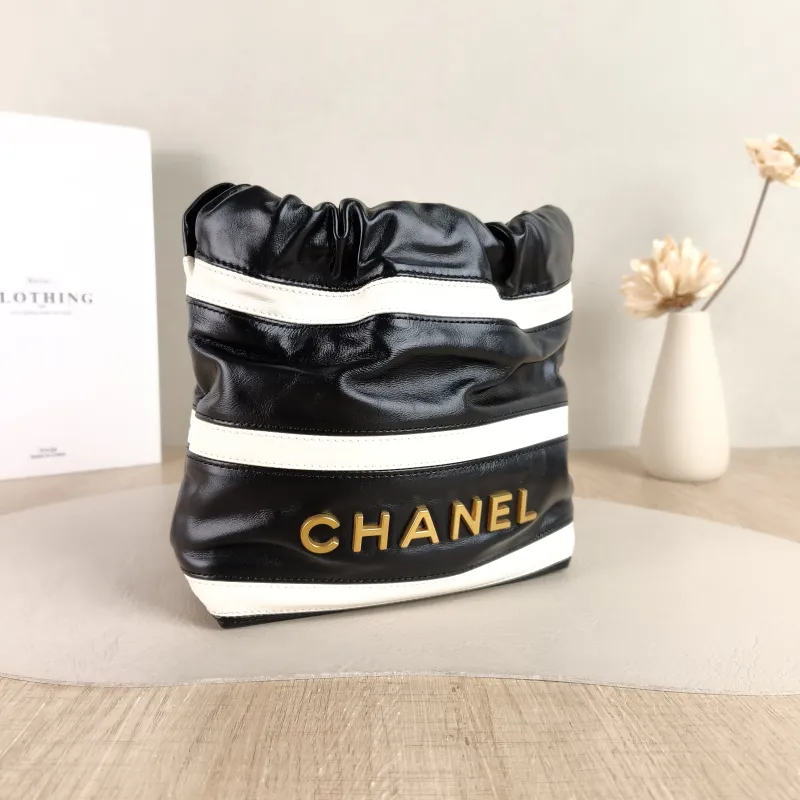 Chanel Crossbody Bag22Bag Black White Calfskinmini20 × 6 × 19 cm — cover view 4 of 6