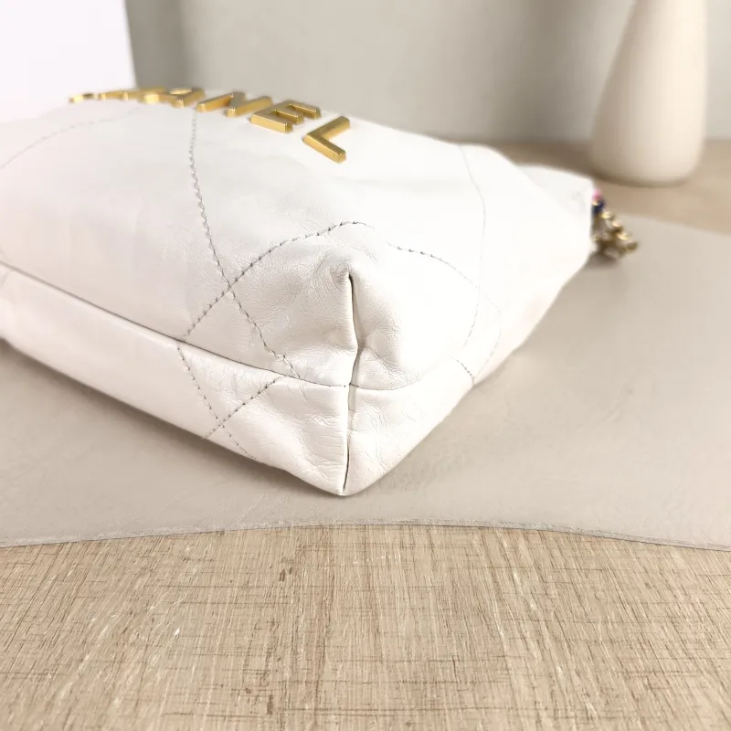 Chanel Shoulder Bag 22Bag White CC alfskin Mini 20 × 6 × 19 cm — detail view 7 of 10