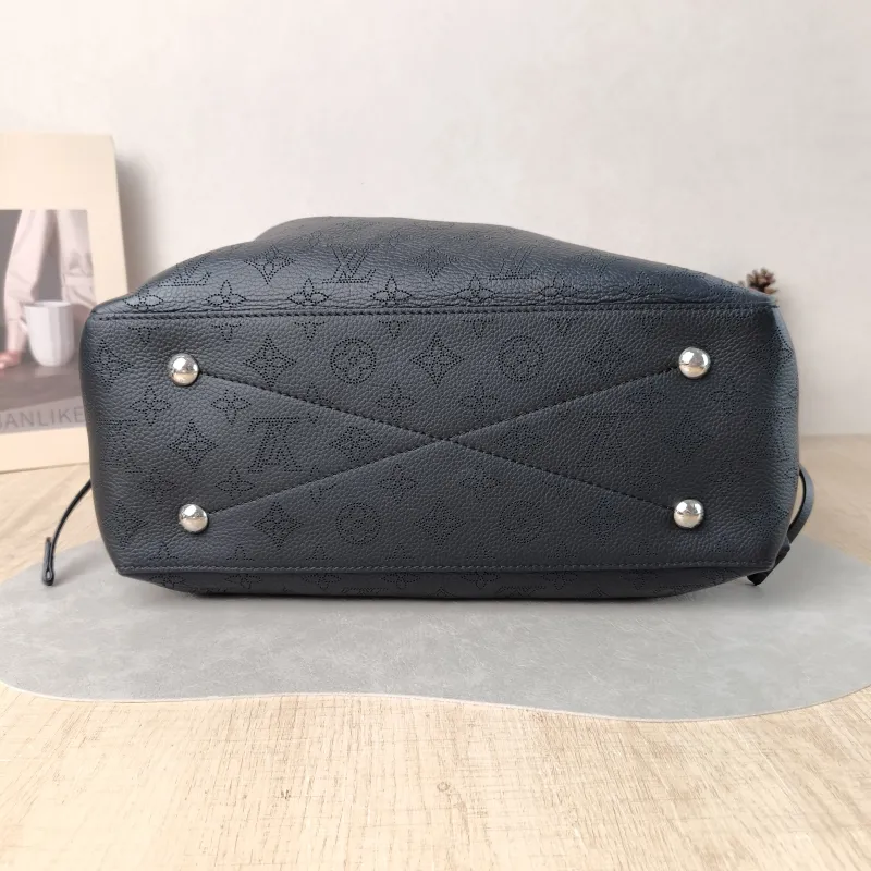 Louis Vuitton Crossbody Bag BELLA TOTE Black Calfskin One Size 32 × 13 × 23 cm — cover view 4 of 5