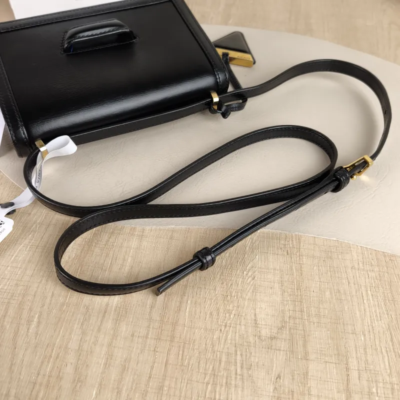 LOEWE Crossbody Bagbarcelona Black Calfskin Small19 × 7 × 12 cm — detail view 2 of 8
