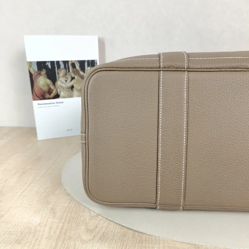 Hermès Top Handle Bag Garden Party 36 36 Negonda Calfskin Large 36 × 17 × 26 cm z — detail view 3 of 11