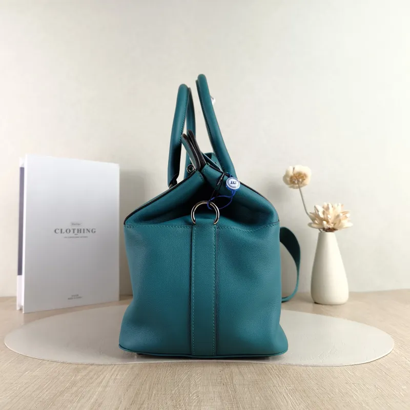 Hermès Top Handle Bag tool box Box Z6 Evercolor Calfskin Medium 26 × 18 × 20 cm R — detail view 9 of 10