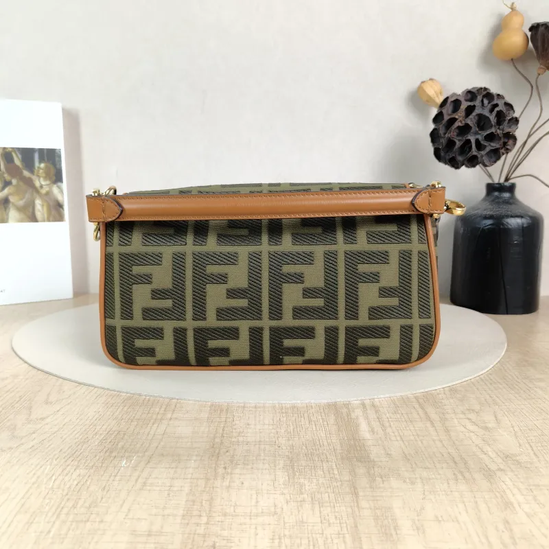 FENDI Crossbody Bag Baguette Baguette Bag Green Canvas Medium27 × 6 × 15 cm — cover view 3 of 6