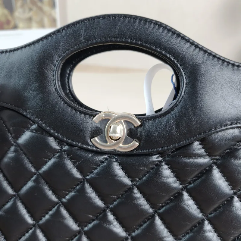 Chanel Crossbody Bag 31Bag Black Calfskin Mini 23 × 5.5 × 22 cm — detail view 2 of 12