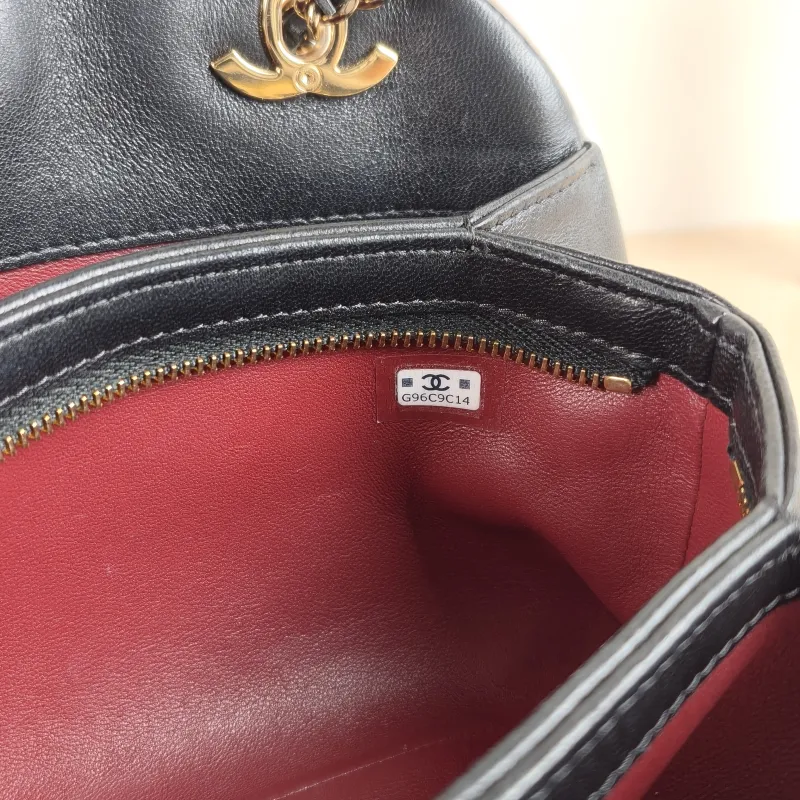Chanel Crossbody Bag Bowling Bag Black Lambskin One Size 25 × 8 × 14 cm — detail view 6 of 10