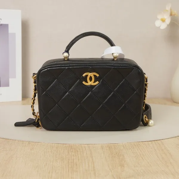 Chanel Crossbody Bag25p Pearl Black Lambskin18 × 7 × 17 cm
