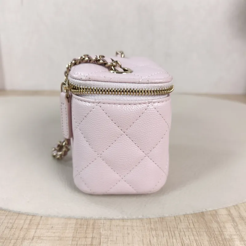 Chanel Crossbody Bag Edition Calfskinmini11 × 7 × 9 cm — detail view 10 of 12