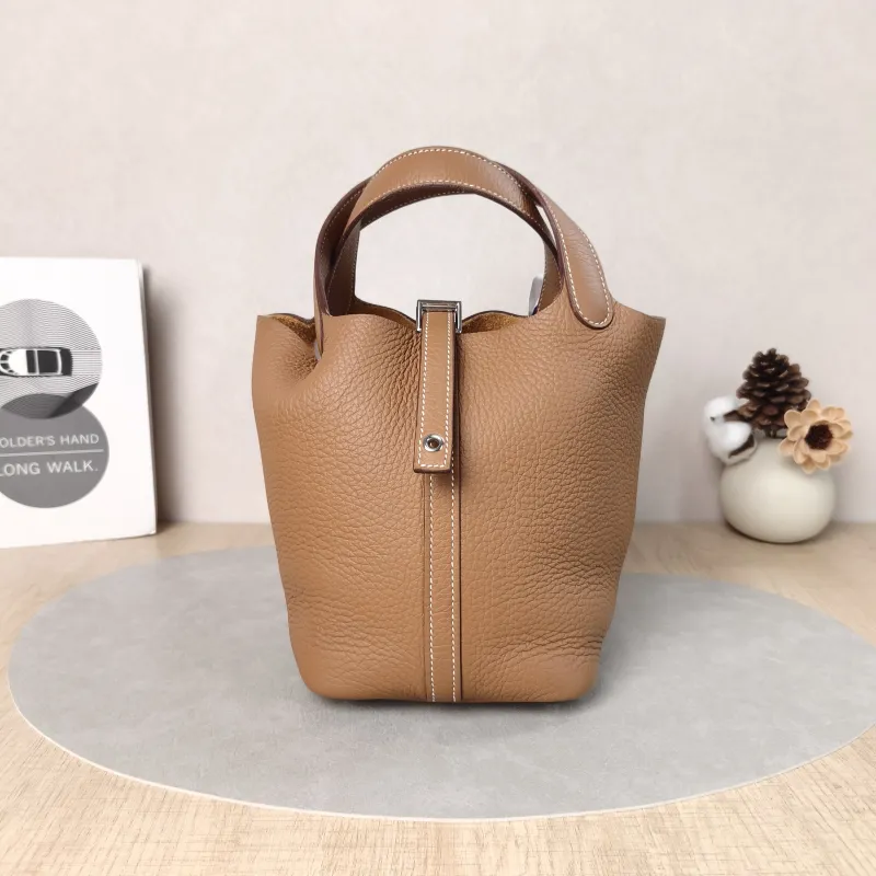 Hermès Top Handle Bag Picotin Lock 18 1837 Brown Taurillon Clemence TC Calfskin Small18 × 13 × 18 cm