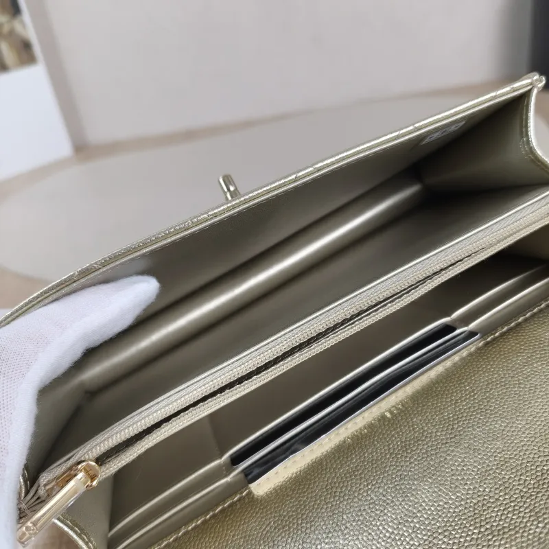Chanel Crossbody Bag26c Gold Grained Calfskin One Size18.5 × 6 × 11 cm — detail view 7 of 13