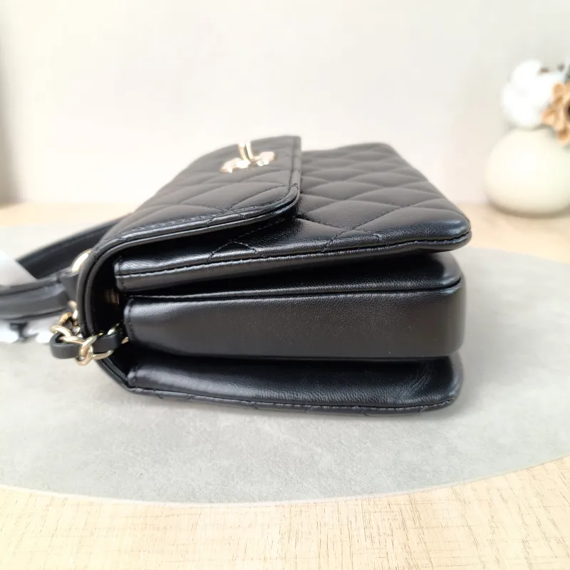 Chanel Top Handle Bag Trendy CC Black Lambskin Mini 19.5 × 8 × 14.5 cm — detail view 9 of 15