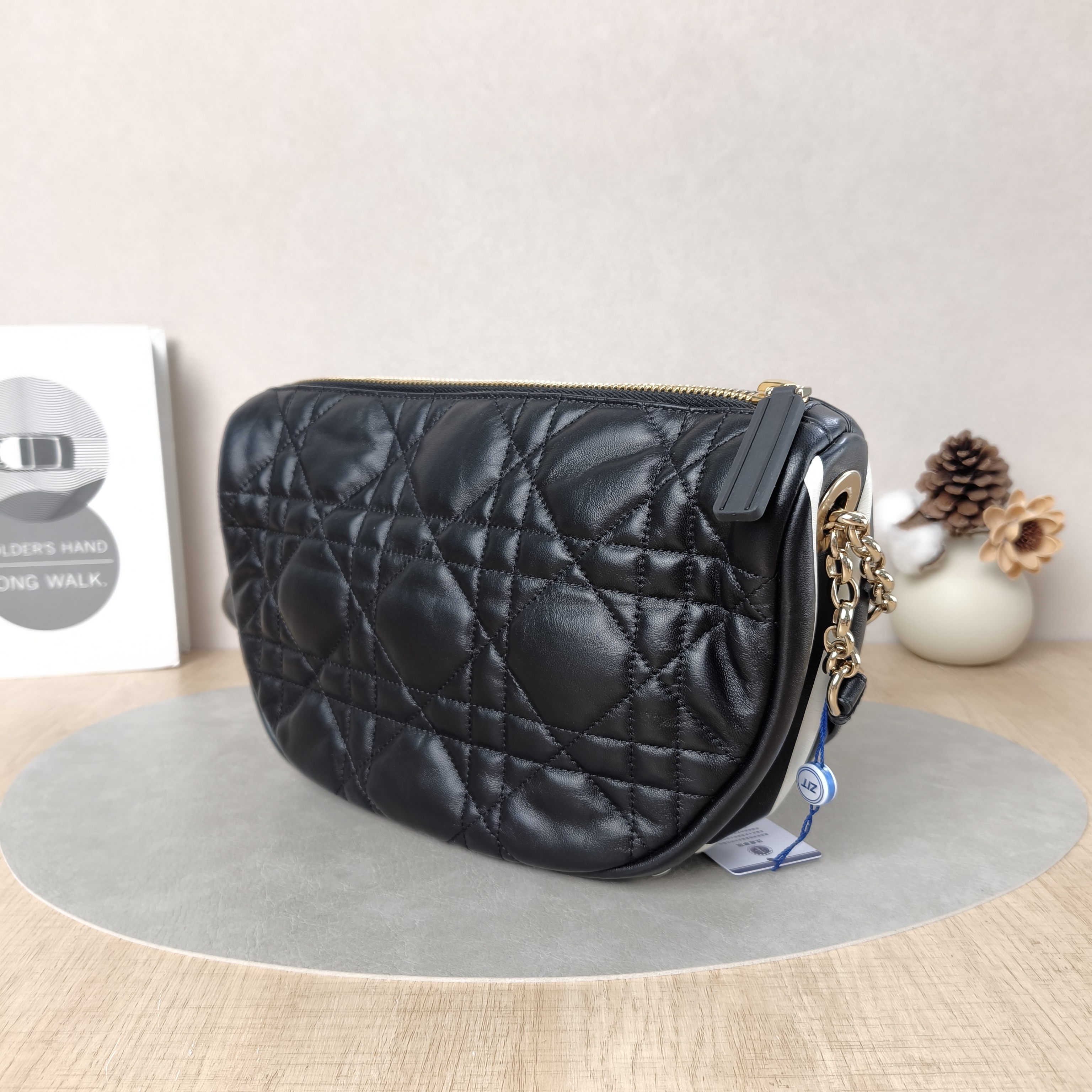 DIOR Shoulder Bag Vibe Hobo Black Lambskin Medium30 × 9.5 × 18.5 cm — cover view 4 of 6