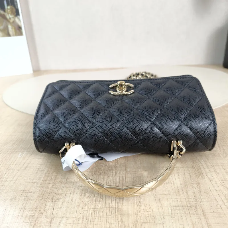 Chanel Crossbody Bag coco crush woc Black Grained Calfskin One Size 19.2 × 6 × 11 cm — detail view 12 of 15