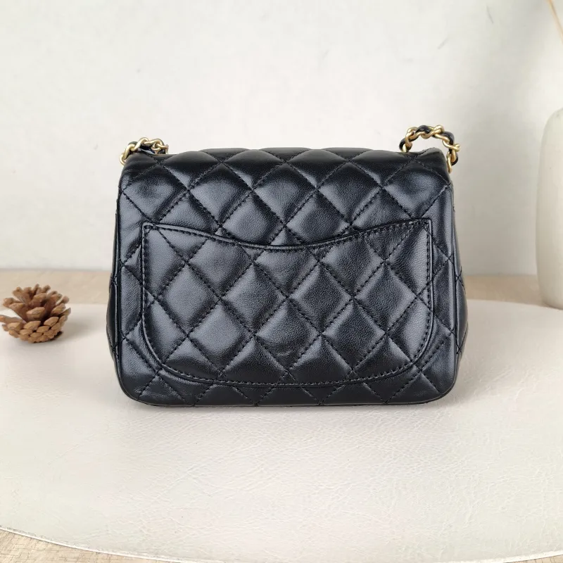 Chanel Crossbody Bag Black Lambskinmini17 × 8 × 13.5 cm — cover view 4 of 5