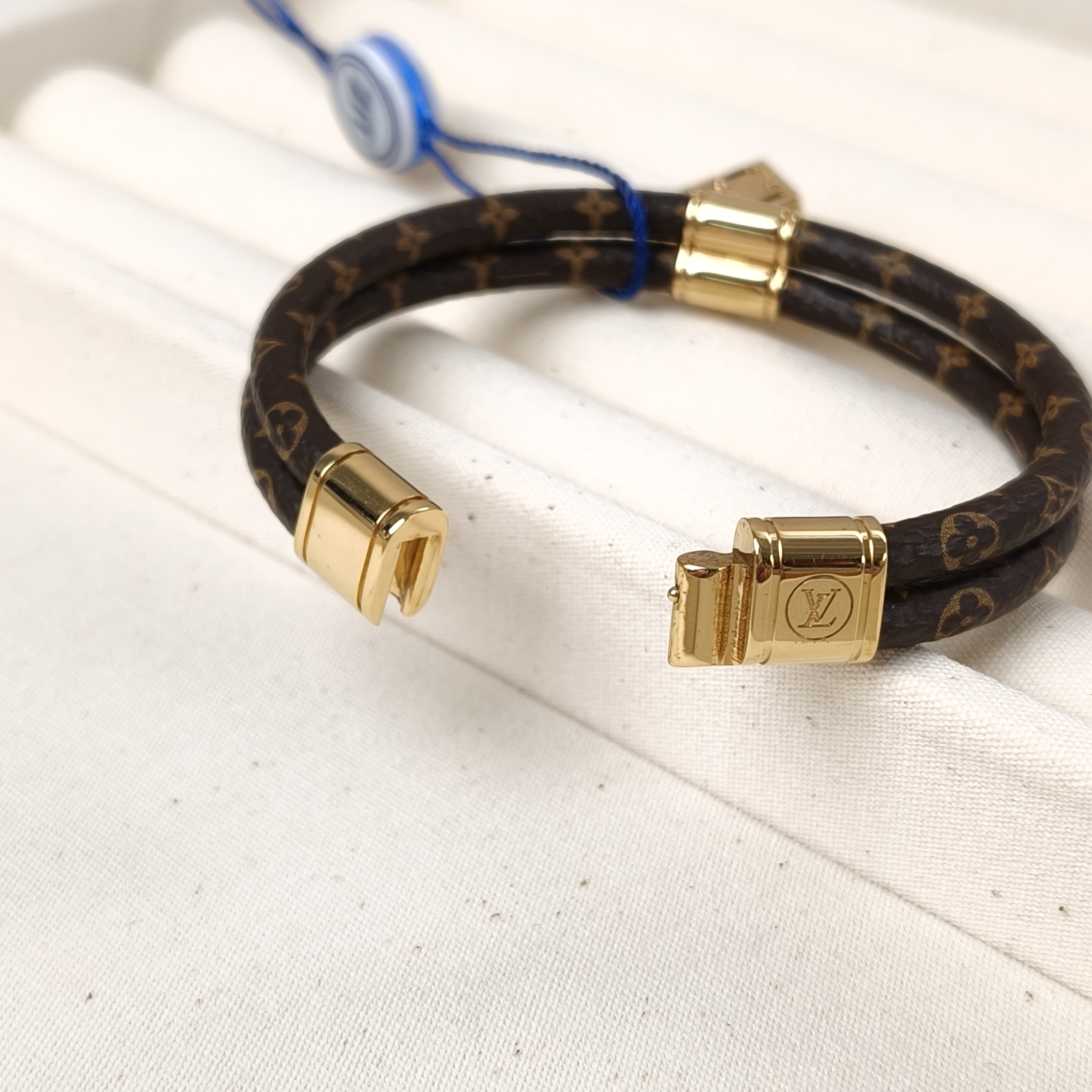 Louis Vuitton Bangle Bangle Monogram One Size18cm — cover view 2 of 11