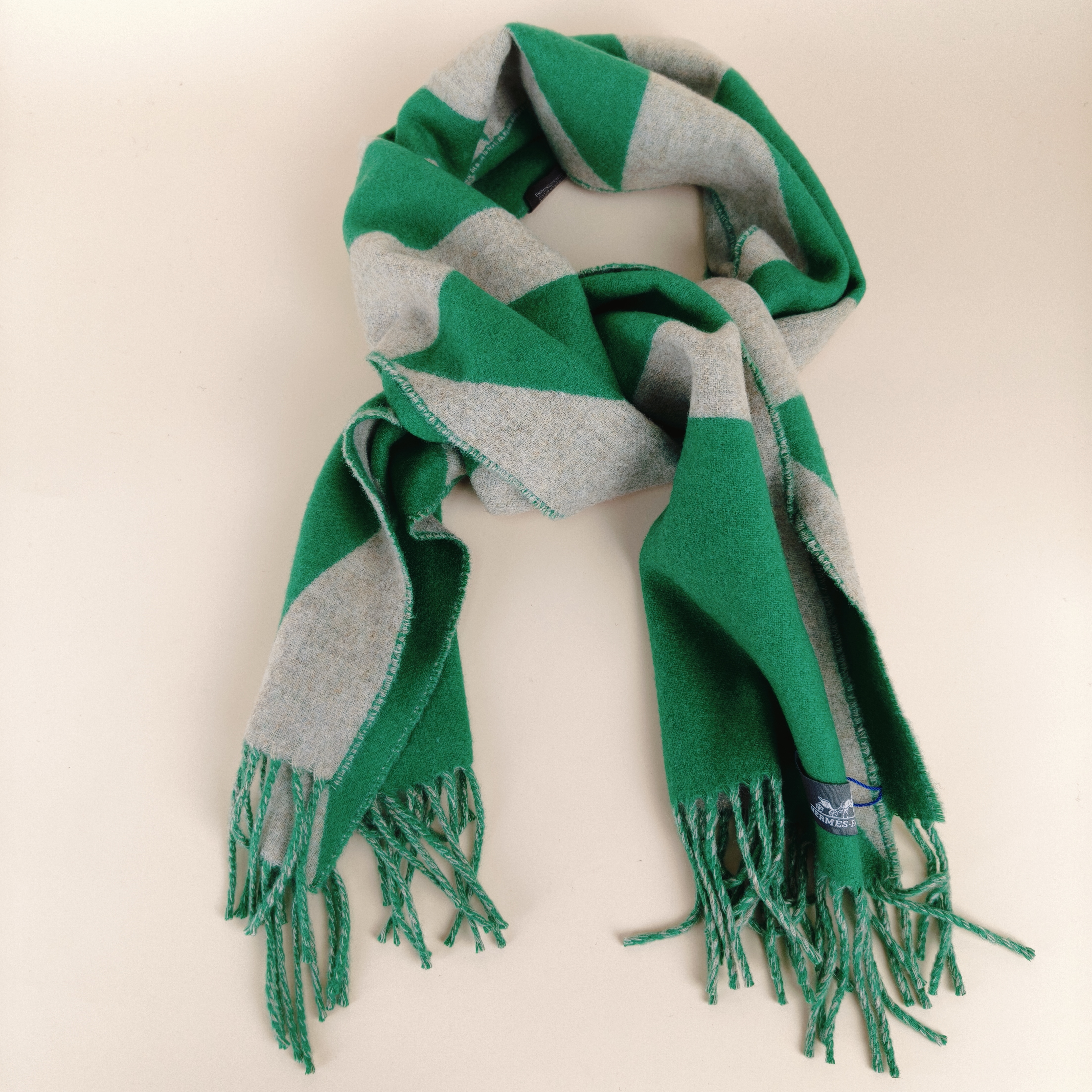 Hermès Scarf Green Beige Cashmere 143*31
