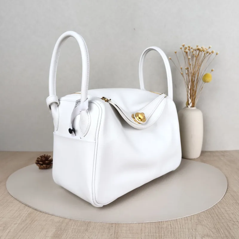 Hermès Crossbody Bag Lindy 2601White Evercolor Calfskin Small26 × 12 × 18 cm — cover view 3 of 6