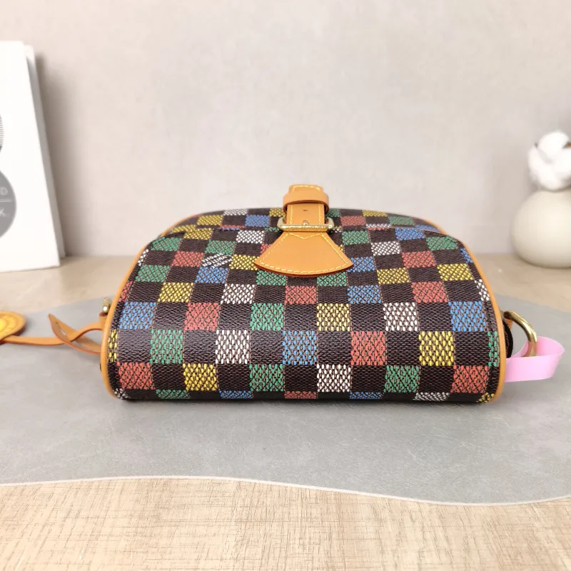 Louis Vuitton Crossbody Bag MONTSOURIS Messenger Bag Brown PVC Small 20 × 7 × 17 cm — detail view 7 of 13