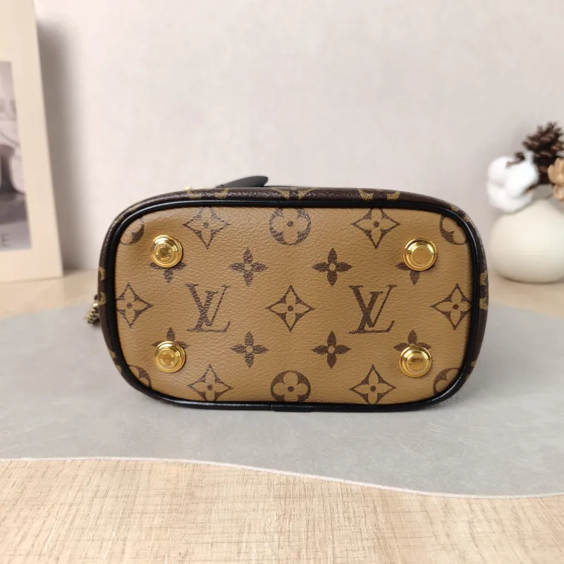 Louis Vuitton Shoulder Bag VANITY Cosmetic Bag Monogram PVC Small 19 × 11 × 13 cm — cover view 4 of 6