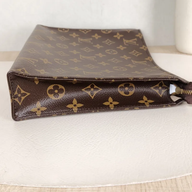 Louis Vuitton Clutch 26 Monogram PVC Large 25 × 5.5 × 20 cm — detail view 1 of 9