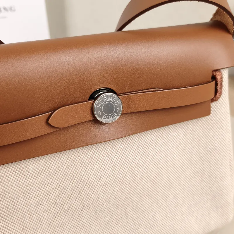 Hermès Shoulder Bag Herbag Zip 20 Beige Canvas mini20 × 7 × 17 cm — detail view 6 of 12