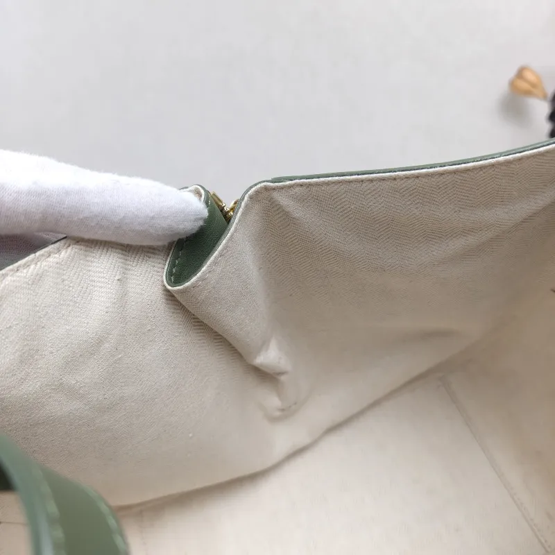 LOEWE Crossbody Bag Hammock Green Canvas Medium29 × 14 × 32 cm — detail view 3 of 10