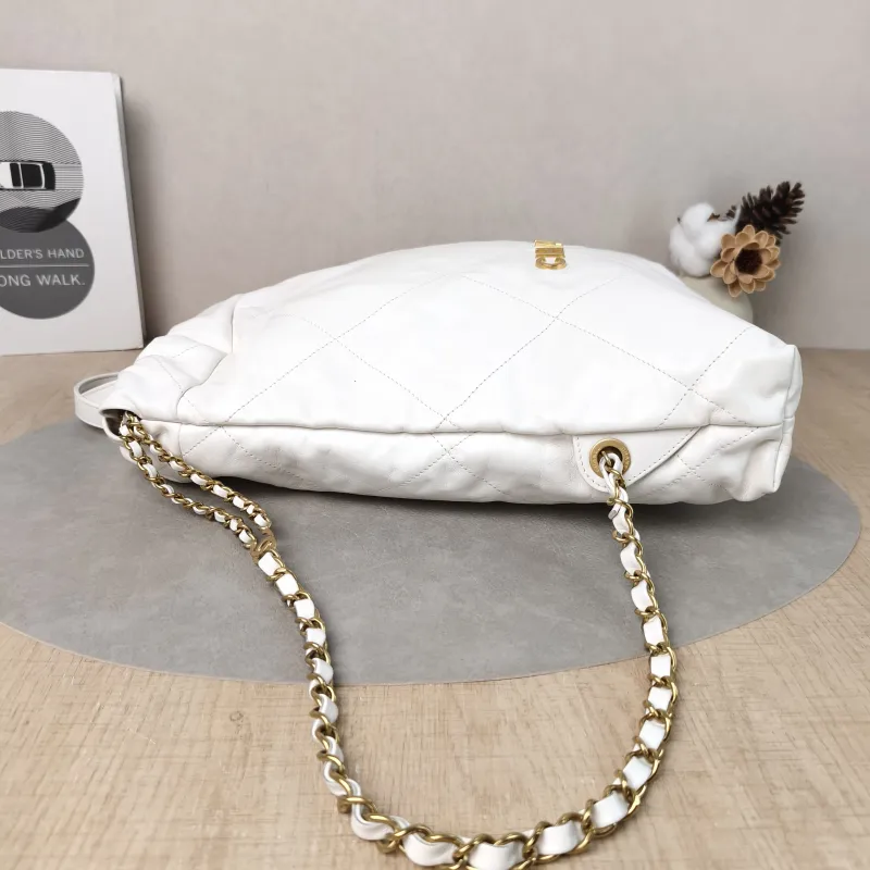 Chanel Backpack22Bag Backpack White Calfskin Small29 × 8 × 34 cm — detail view 8 of 10