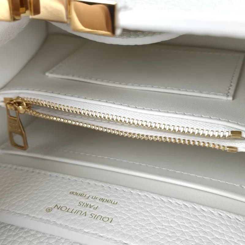 Louis Vuitton Shoulder Bag MY Capucines White Calfskin One Size 23 × 8 × 15 cm — detail view 9 of 13