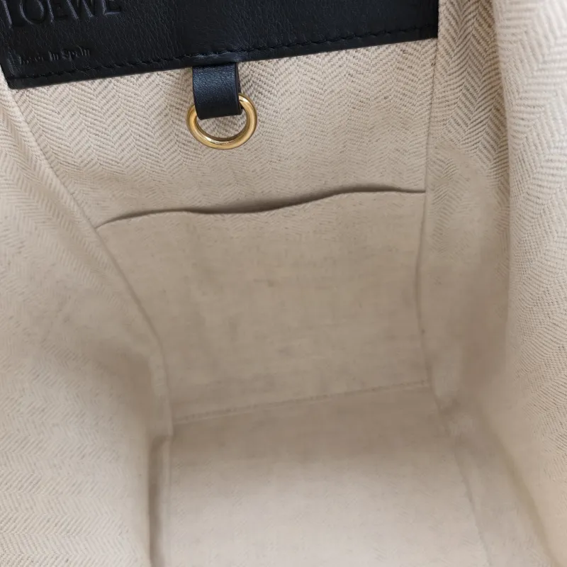 LOEWE Crossbody Bag Hammock Colorblock Calfskin Medium29 × 14 × 32 cm — detail view 6 of 12