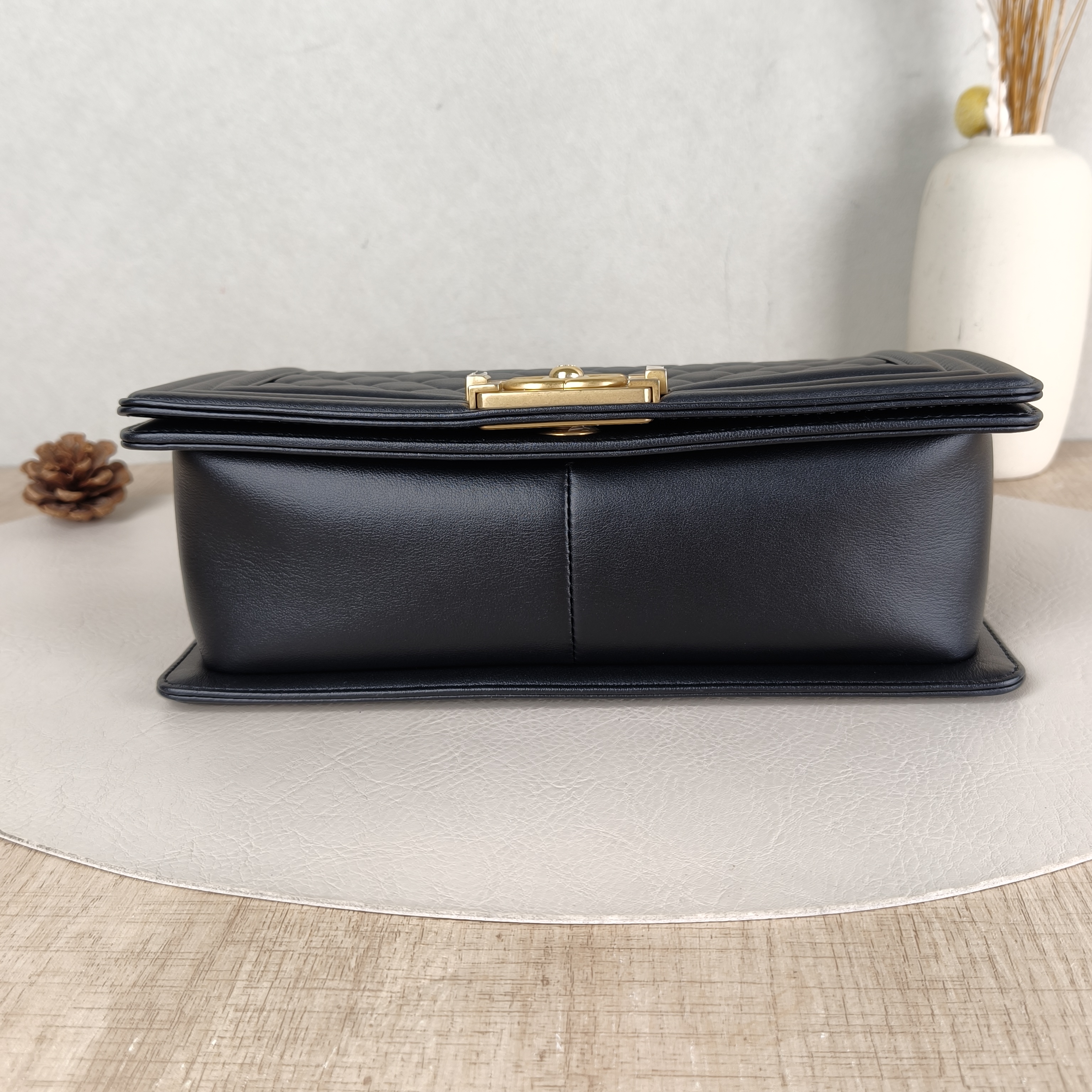 Chanel Crossbody Bag Le BoyBlack Calfskin Medium25 × 9 × 15 cm — cover view 6 of 6